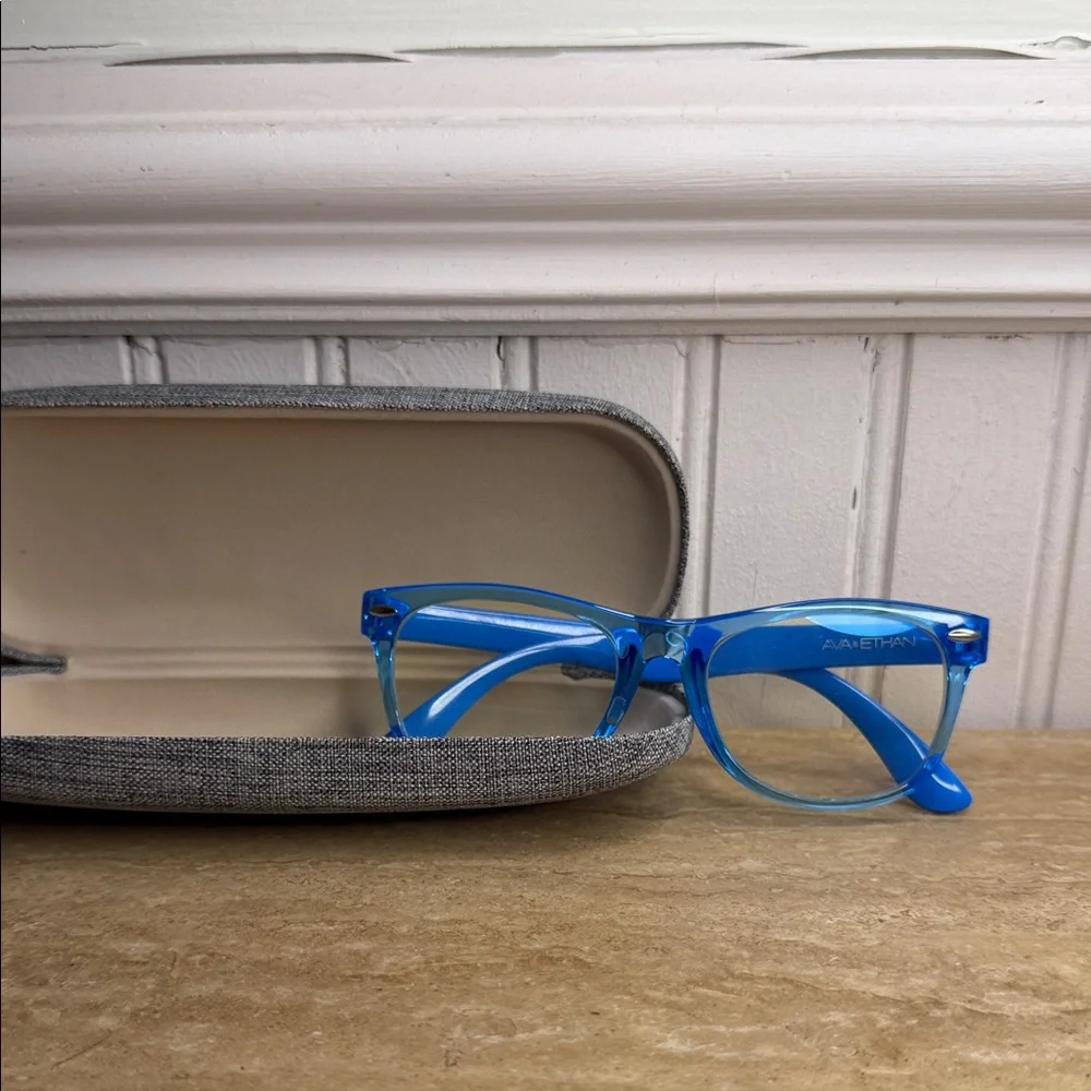 Kids Blue AVA & ETHAN Sunglasses with Case